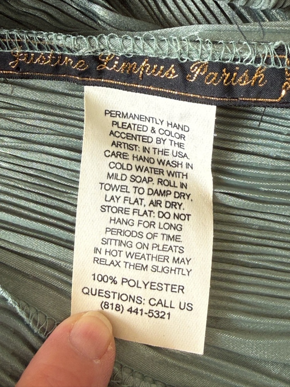 Signed, hand colored & pleated sage green top/shirt. - Picture 15 of 16